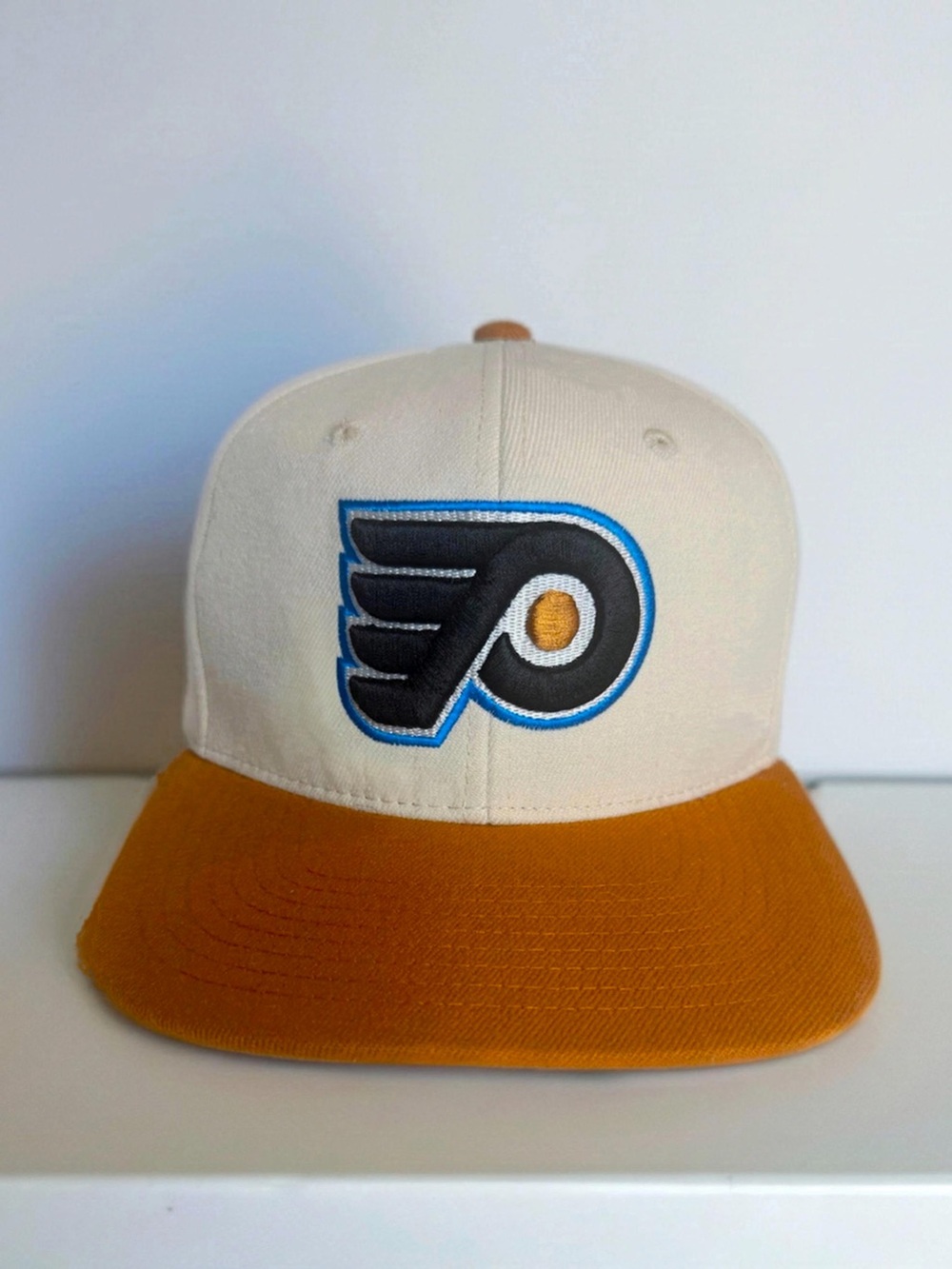 Zephyr Z-Fit NHL Philadelphia Flyers Hat Size M/L Cream Corduroy Orange Brim